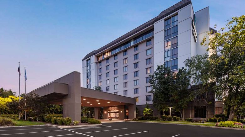 <b>Embassy Suites Hotel Nashville Airport Exterior</b>. Images powered by <a href="https://iceportal.shijigroup.com/" title="IcePortal" target="_blank">IcePortal</a>.
