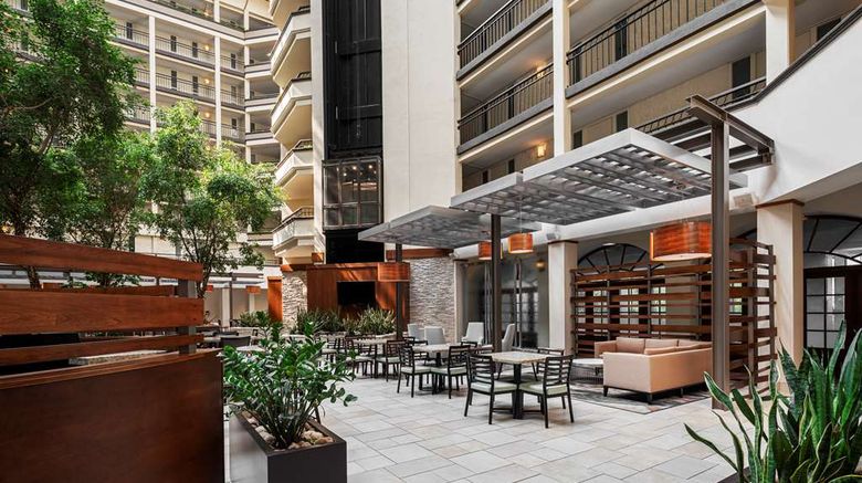 <b>Embassy Suites Hotel Nashville Airport Lobby</b>. Images powered by <a href="https://iceportal.shijigroup.com/" title="IcePortal" target="_blank">IcePortal</a>.
