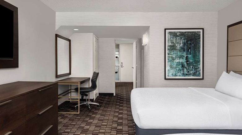 <b>Embassy Suites Hotel Nashville Airport Room</b>. Images powered by <a href="https://iceportal.shijigroup.com/" title="IcePortal" target="_blank">IcePortal</a>.