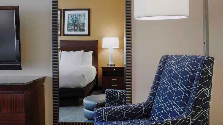 DoubleTree Suites Bentonville Room