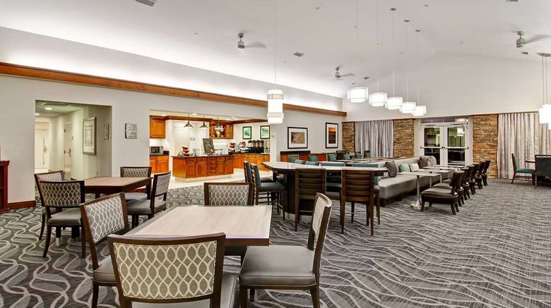 <b>Homewood Suites Rogers Lobby</b>. Images powered by <a href="https://iceportal.shijigroup.com/" title="IcePortal" target="_blank">IcePortal</a>.