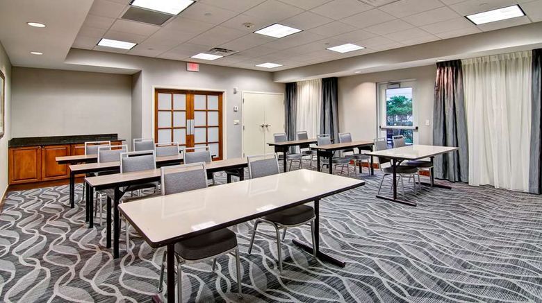 <b>Homewood Suites Rogers Meeting</b>. Images powered by <a href="https://iceportal.shijigroup.com/" title="IcePortal" target="_blank">IcePortal</a>.