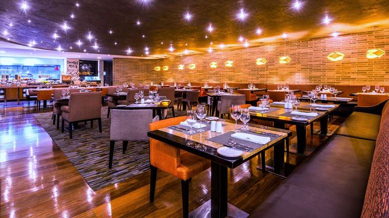 <b>Hilton Bogota Restaurant</b>. Images powered by <a href="https://iceportal.shijigroup.com/" title="IcePortal" target="_blank">IcePortal</a>.