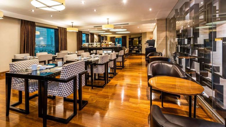 <b>Hilton Bogota Restaurant</b>. Images powered by <a href="https://iceportal.shijigroup.com/" title="IcePortal" target="_blank">IcePortal</a>.