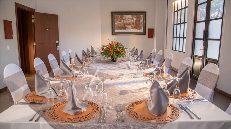 <b>Embassy Suites by Hilton Bogota Meeting</b>. Images powered by <a href="https://iceportal.shijigroup.com/" title="IcePortal" target="_blank">IcePortal</a>.