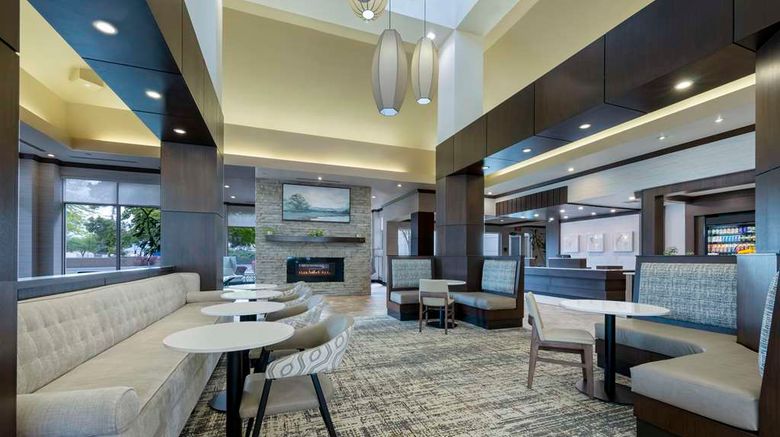 <b>Hilton Garden Inn Boise Spectrum Lobby</b>. Images powered by <a href="https://iceportal.shijigroup.com/" title="IcePortal" target="_blank">IcePortal</a>.