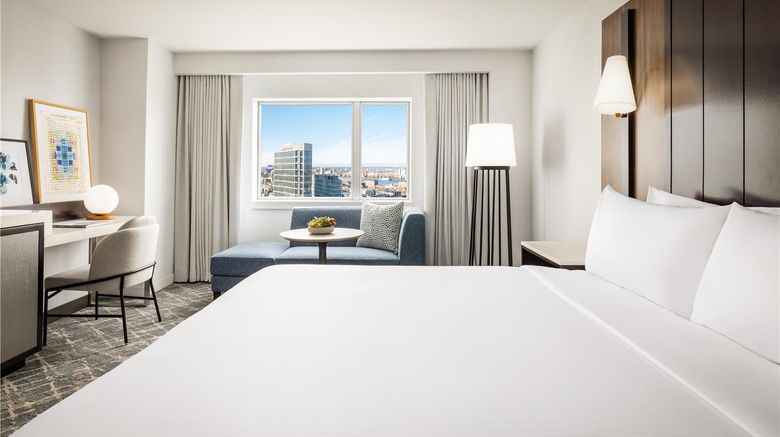 <b>Hilton Boston Back Bay Room</b>. Images powered by <a href="https://iceportal.shijigroup.com/" title="IcePortal" target="_blank">IcePortal</a>.