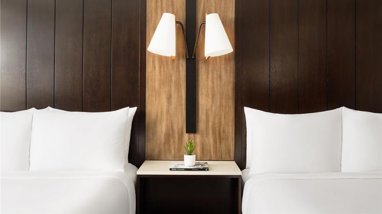 <b>Hilton Boston Back Bay Room</b>. Images powered by <a href="https://iceportal.shijigroup.com/" title="IcePortal" target="_blank">IcePortal</a>.