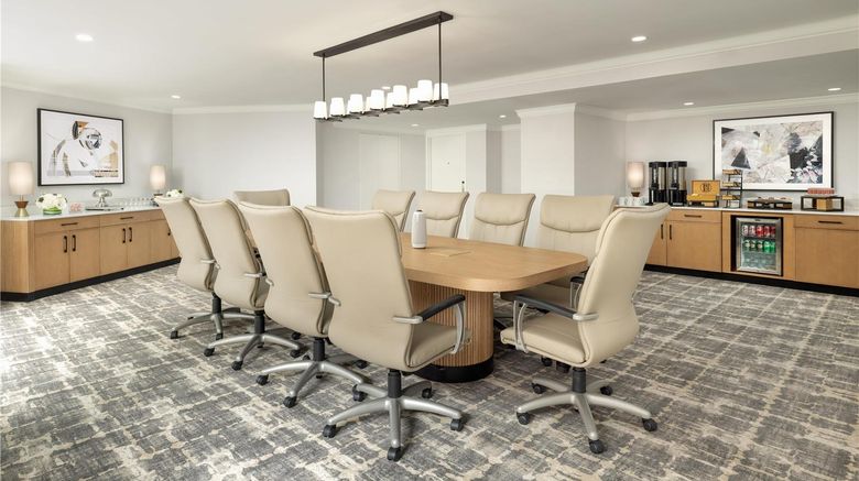 <b>Hilton Boston Back Bay Meeting</b>. Images powered by <a href="https://iceportal.shijigroup.com/" title="IcePortal" target="_blank">IcePortal</a>.