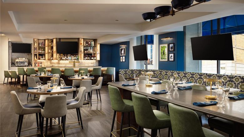 <b>Hilton Boston Back Bay Restaurant</b>. Images powered by <a href="https://iceportal.shijigroup.com/" title="IcePortal" target="_blank">IcePortal</a>.