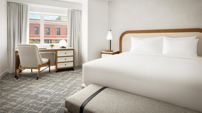 <b>Hilton Boston Back Bay Room</b>. Images powered by <a href="https://iceportal.shijigroup.com/" title="IcePortal" target="_blank">IcePortal</a>.