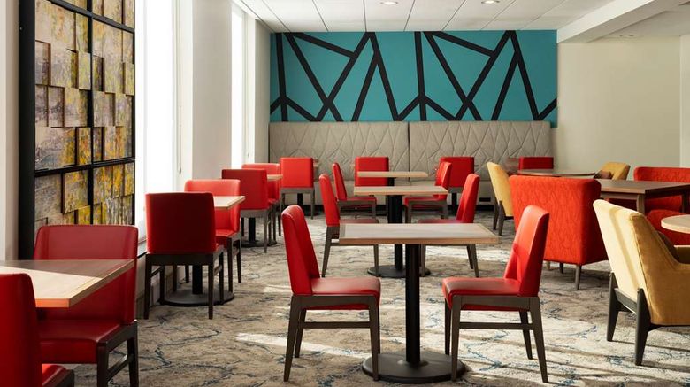 <b>Hilton Garden Inn Burlington Restaurant</b>. Images powered by <a href="https://iceportal.shijigroup.com/" title="IcePortal" target="_blank">IcePortal</a>.