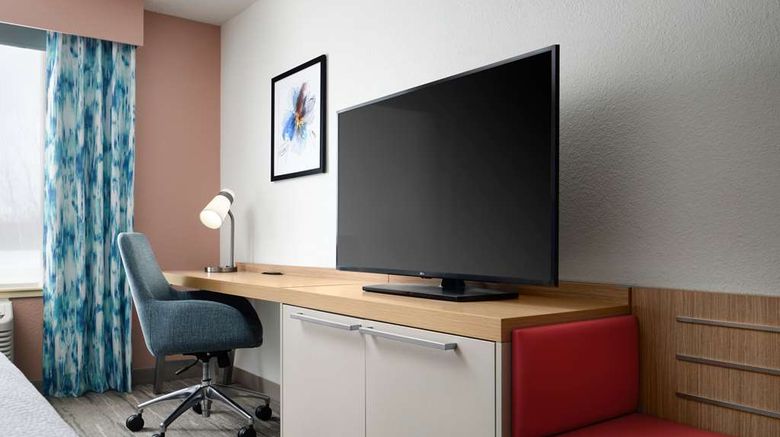 <b>Hilton Garden Inn Burlington Room</b>. Images powered by <a href="https://iceportal.shijigroup.com/" title="IcePortal" target="_blank">IcePortal</a>.