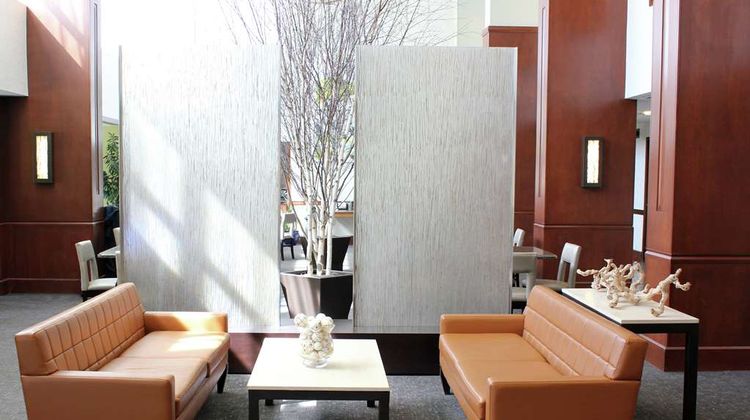 DoubleTree by Hilton Boston Bayside Lobby