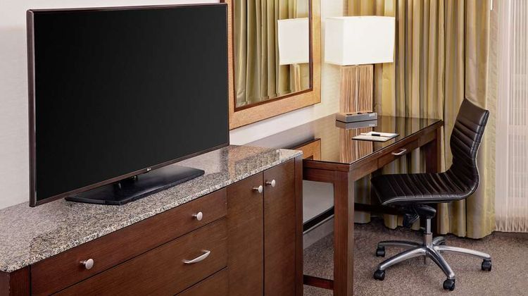 DoubleTree by Hilton Boston Bayside Room