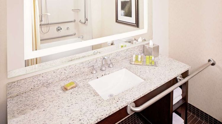 DoubleTree by Hilton Boston Bayside Room