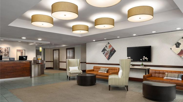 DoubleTree by Hilton Boston Bayside Lobby