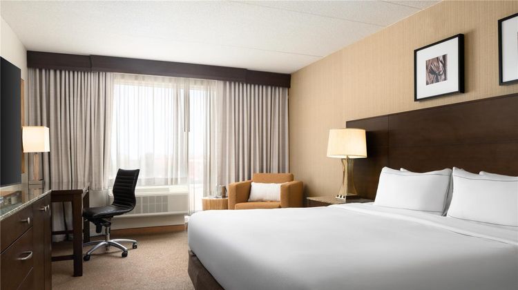 DoubleTree by Hilton Boston Bayside Room