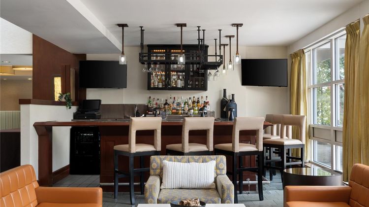 DoubleTree by Hilton Boston Bayside Restaurant