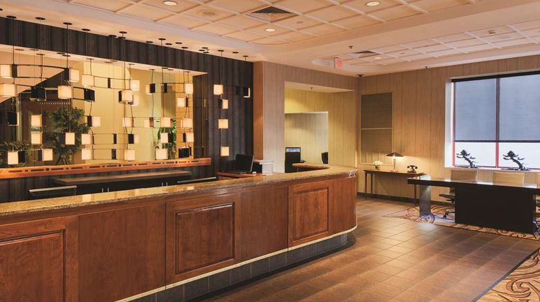 <b>DoubleTree by Hilton Boston-Downtown Lobby</b>. Images powered by <a href="https://iceportal.shijigroup.com/" title="IcePortal" target="_blank">IcePortal</a>.