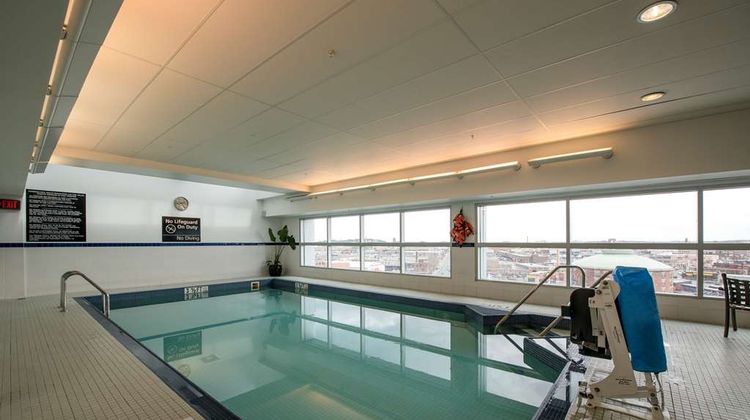 Hampton Inn & Suites Boston Crosstown Pool