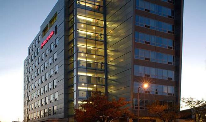 Hampton Inn & Suites Boston Crosstown Exterior