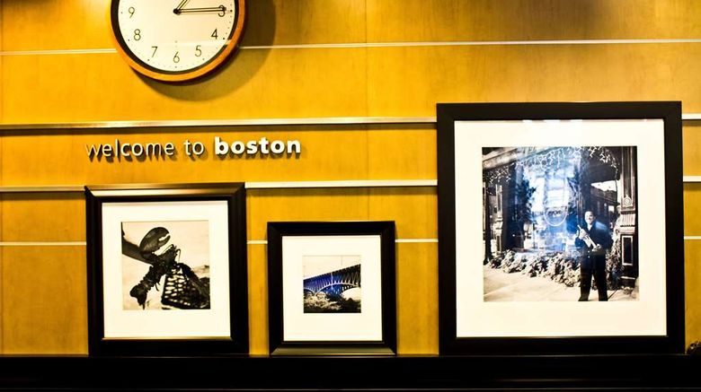 <b>Hampton Inn & Suites Boston Crosstown Lobby</b>. Images powered by <a href="https://iceportal.shijigroup.com/" title="IcePortal" target="_blank">IcePortal</a>.