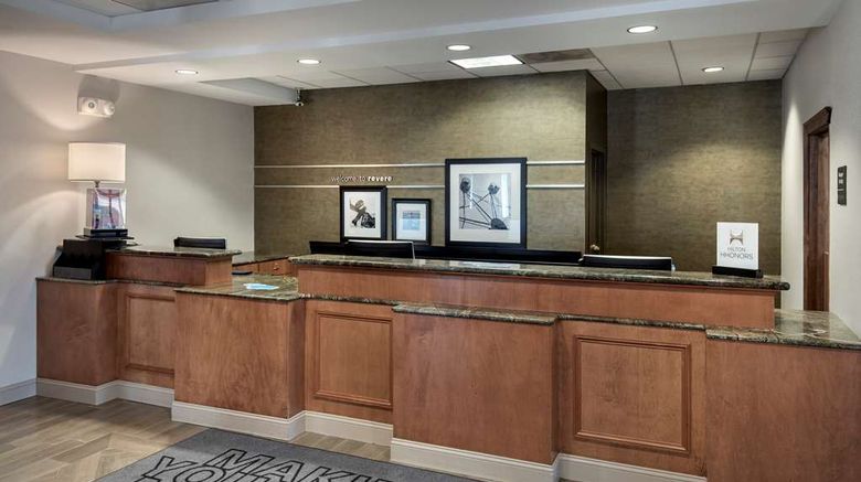 <b>Hampton Inn Boston-Logan Airport Lobby</b>. Images powered by <a href="https://iceportal.shijigroup.com/" title="IcePortal" target="_blank">IcePortal</a>.