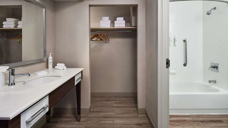 Hampton Inn Boston-Logan Airport Room