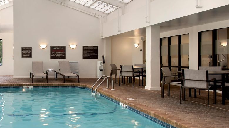 <b>Hampton Inn Boston-Logan Airport Pool</b>. Images powered by <a href="https://iceportal.shijigroup.com/" title="IcePortal" target="_blank">IcePortal</a>.