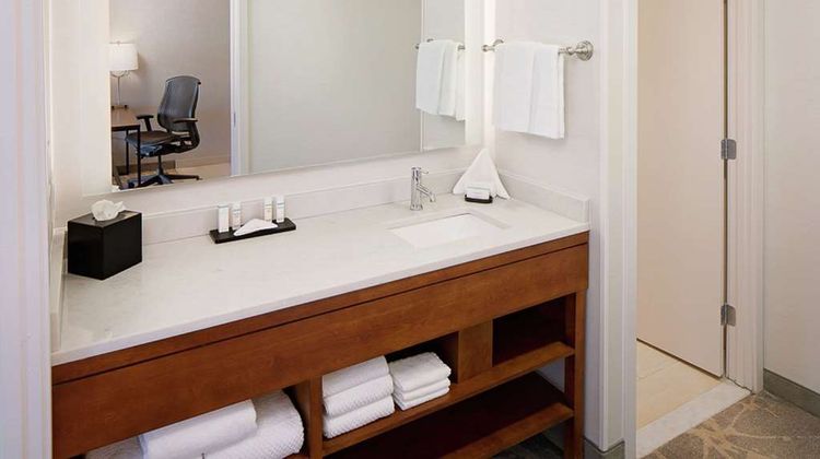 Embassy Suites Hilton Boston/Marlborough Room