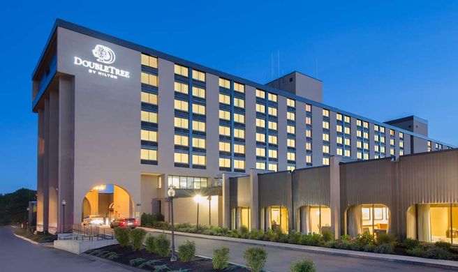 DoubleTree by Hilton Boston North Shore Exterior