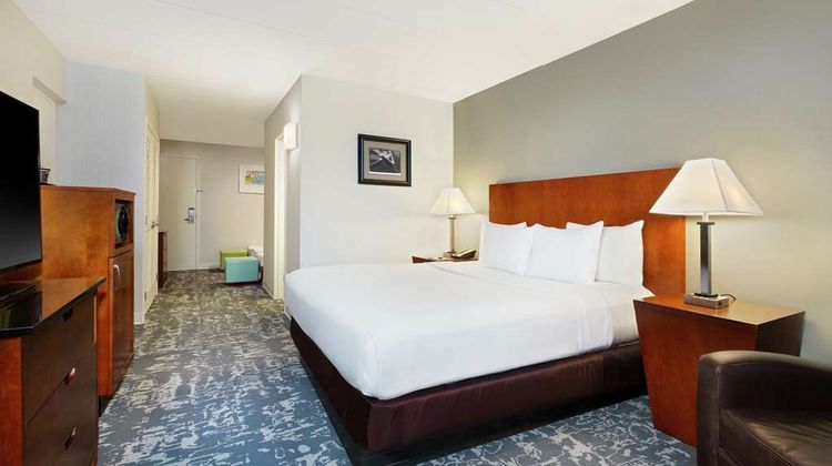 DoubleTree by Hilton Boston North Shore Room