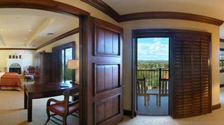 DoubleTree by Hilton Boston North Shore Room