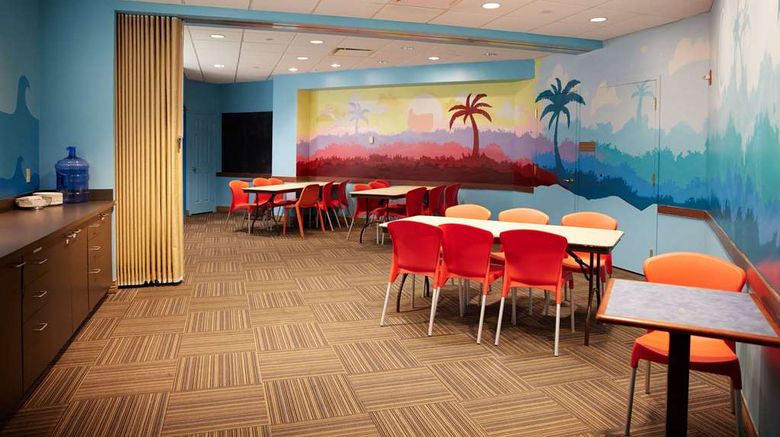 <b>DoubleTree by Hilton Boston North Shore Recreation</b>. Images powered by <a href="https://iceportal.shijigroup.com/" title="IcePortal" target="_blank">IcePortal</a>.