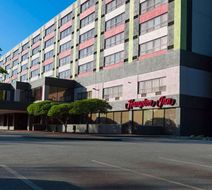 Hampton Inn Boston-Natick Exterior