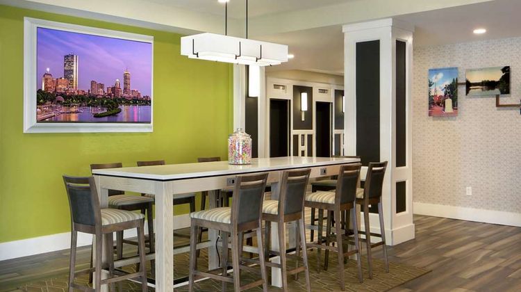 Hampton Inn Boston-Natick Lobby
