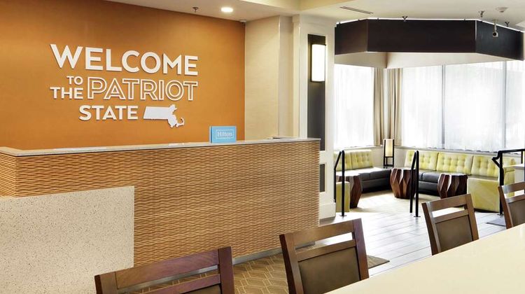 Hampton Inn Boston-Natick Lobby