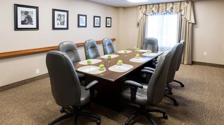<b>Hampton Inn Boston-Norwood Meeting</b>. Images powered by <a href="https://iceportal.shijigroup.com/" title="IcePortal" target="_blank">IcePortal</a>.