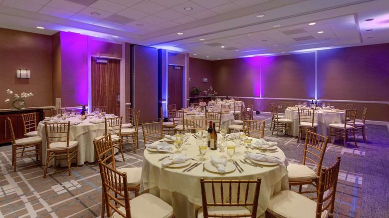 <b>DoubleTree Suites Hotel Boston-Cambridge Meeting</b>. Images powered by <a href="https://iceportal.shijigroup.com/" title="IcePortal" target="_blank">IcePortal</a>.