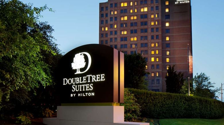 <b>DoubleTree Suites Hotel Boston-Cambridge Exterior</b>. Images powered by <a href="https://iceportal.shijigroup.com/" title="IcePortal" target="_blank">IcePortal</a>.