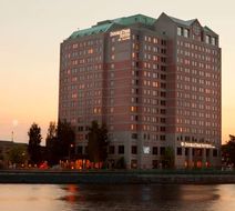 DoubleTree Suites Hotel Boston-Cambridge Exterior