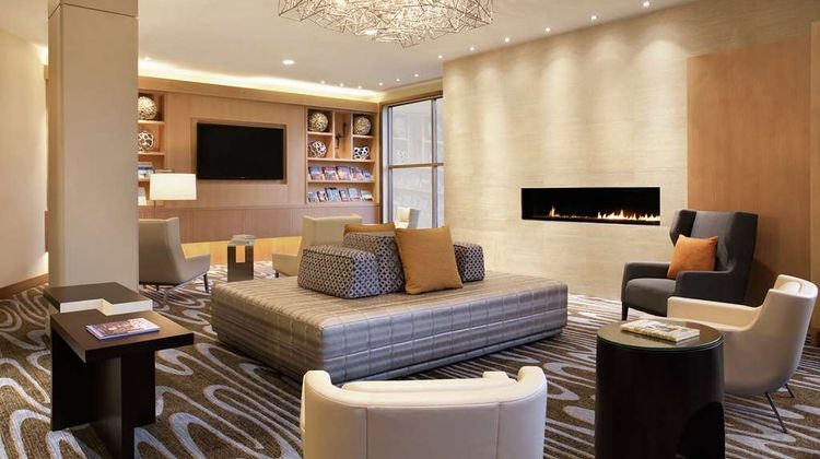 DoubleTree Suites Hotel Boston-Cambridge Lobby