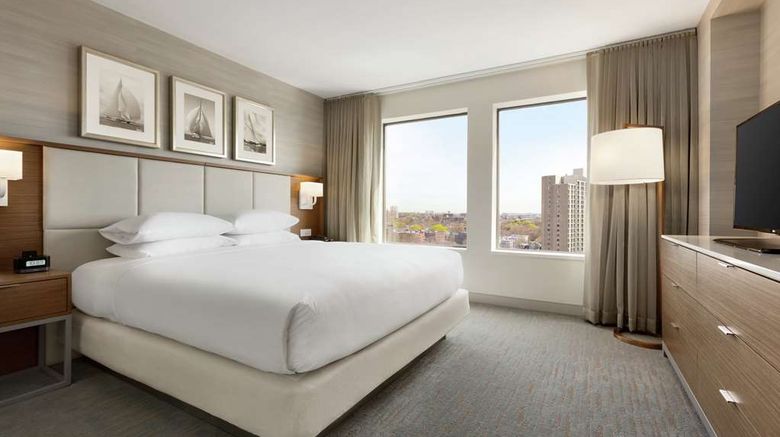 <b>DoubleTree Suites Hotel Boston-Cambridge Room</b>. Images powered by <a href="https://iceportal.shijigroup.com/" title="IcePortal" target="_blank">IcePortal</a>.