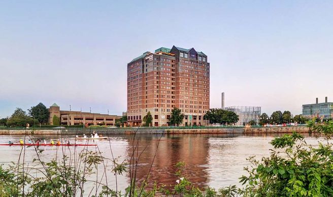 DoubleTree Suites Hotel Boston-Cambridge Exterior