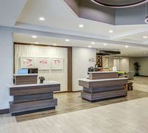 Hilton Garden Inn Boston/Waltham Lobby