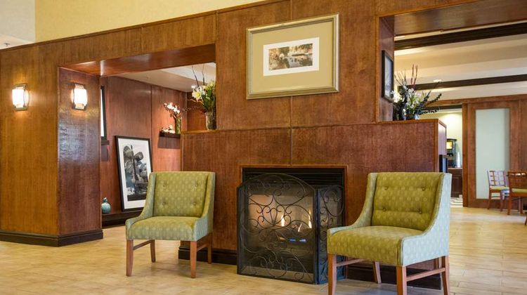 Hampton Inn Brattleboro Lobby