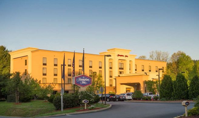 Hampton Inn Brattleboro Exterior