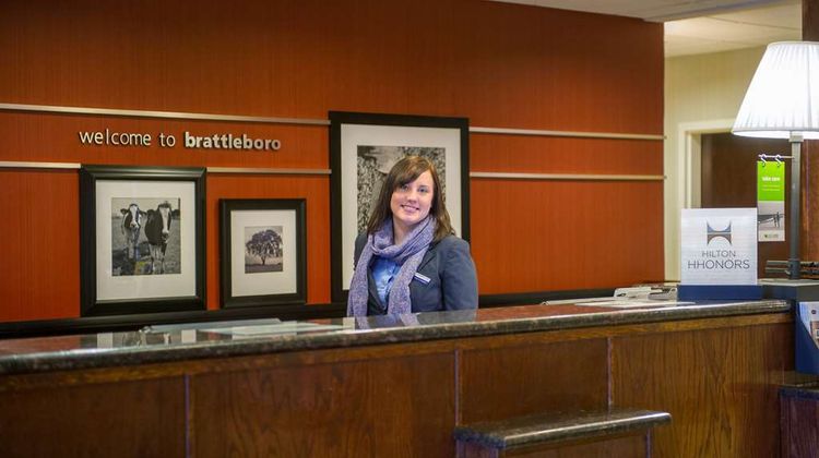 Hampton Inn Brattleboro Lobby