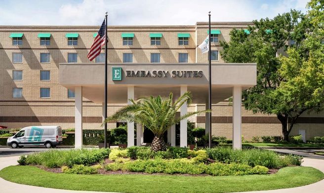 Embassy Suites Brunswick Exterior